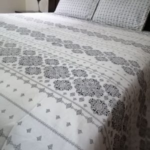Luxurious bedsheets set