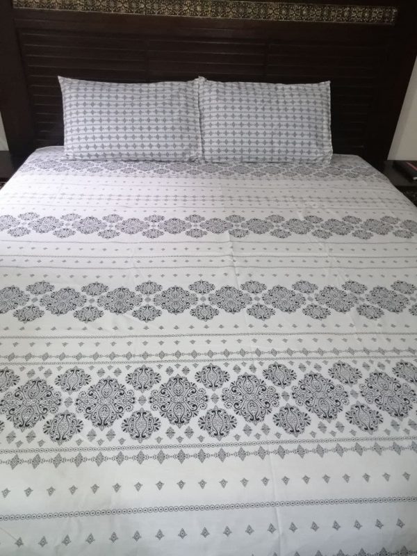 Luxurious bedsheets set