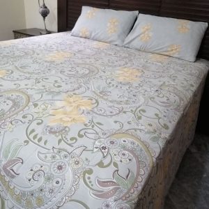 Luxurious bedsheets set