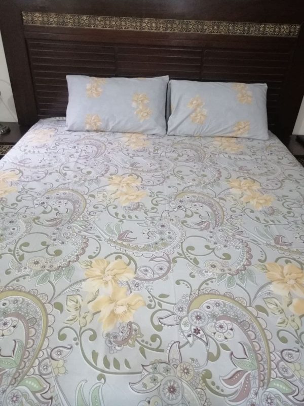 Luxurious bedsheets set