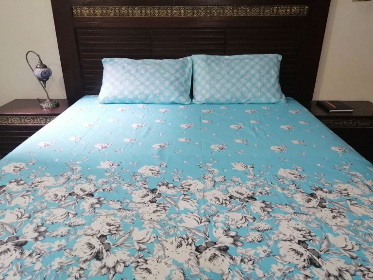 Luxurious bedsheets set