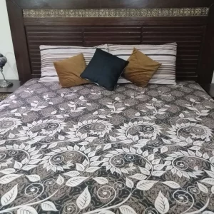 black flowered bed sheet ashlet